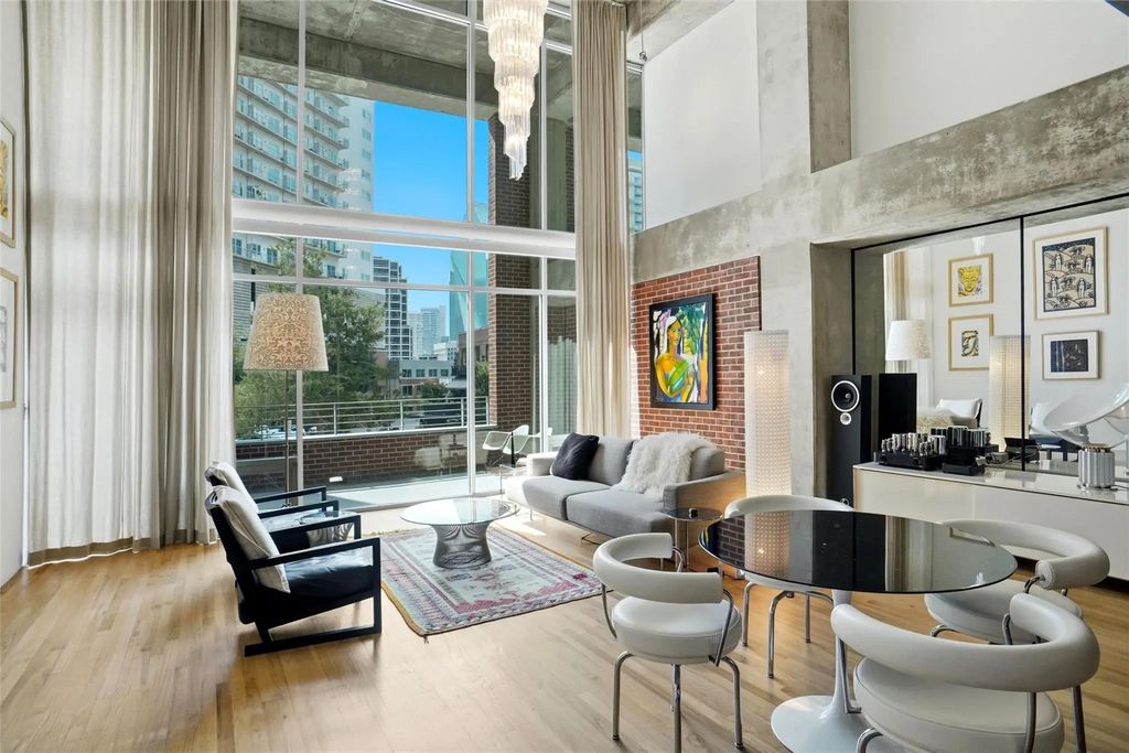 2011 Cedar Springs Road 104, Dallas