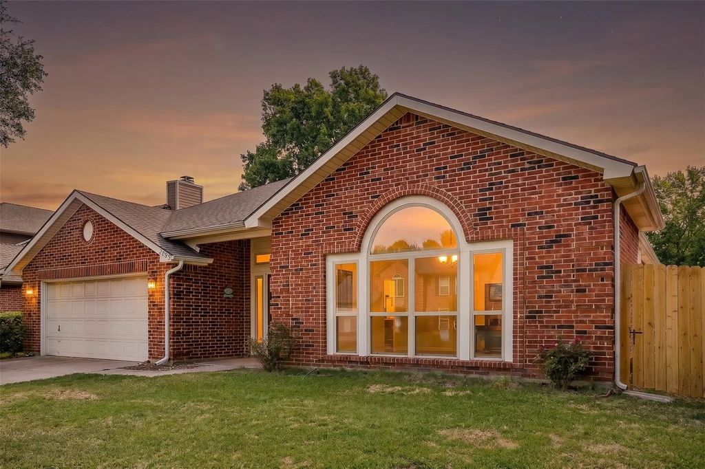 2049 Wedgewood Drive, Grapevine