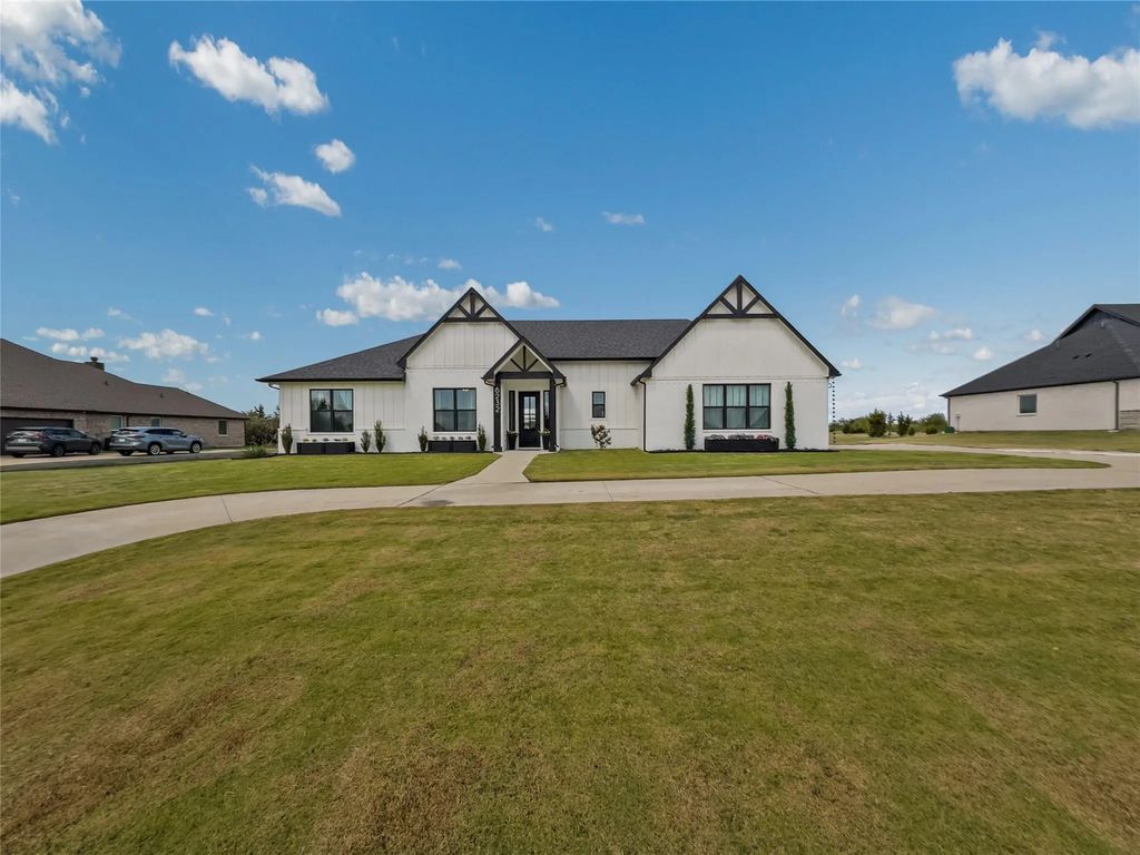 6232 Purple English Oak Court, Royse City
