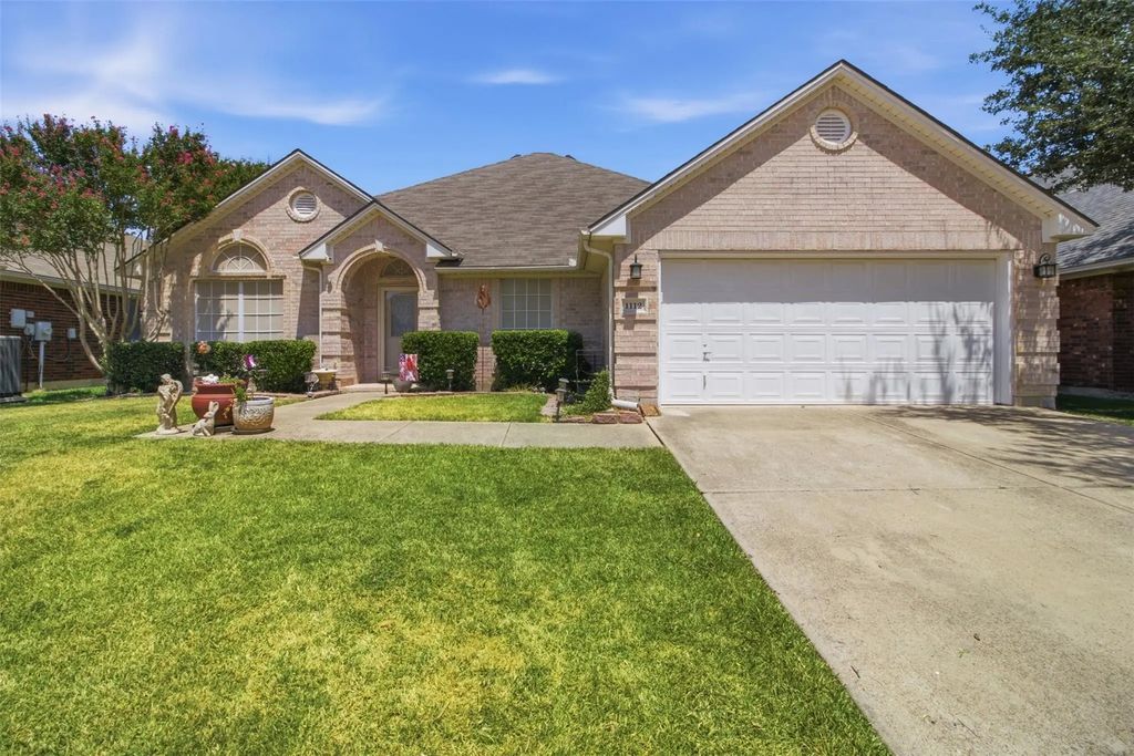 1112 Badbury Lane, Grand Prairie
