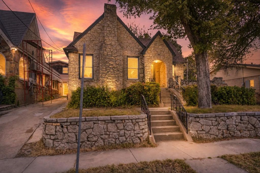708 Blaylock Drive, Dallas