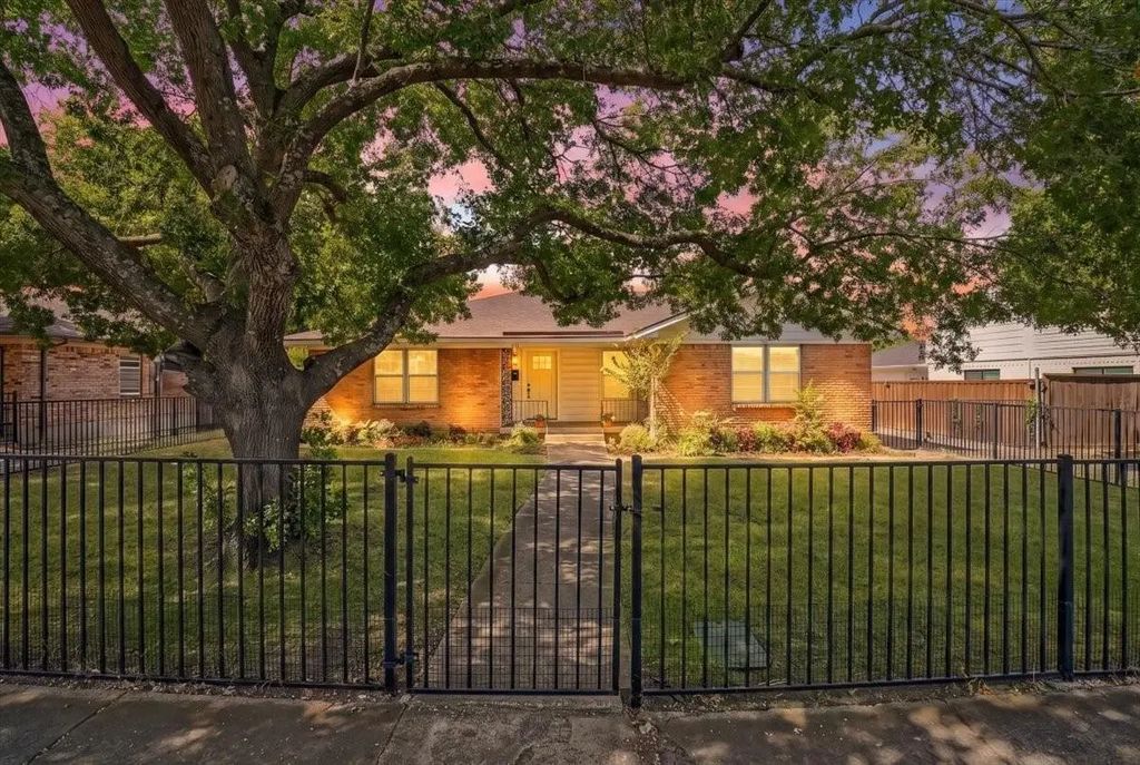 11315-11317 Lochwood Boulevard, Dallas