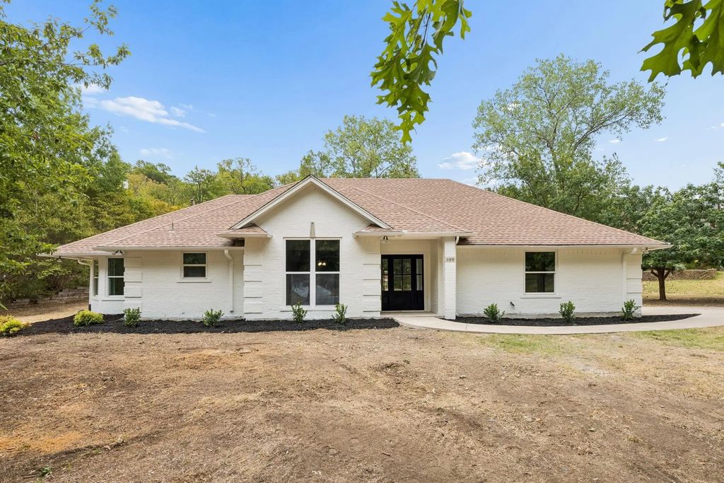 200 Willow Ridge Road, Fort Worth