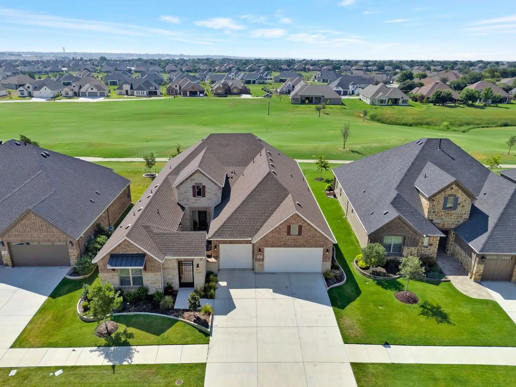 10601 Drinkwater Drive, Denton