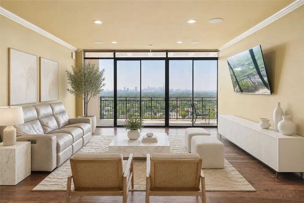 6335 W Northwest Highway 1514, Dallas
