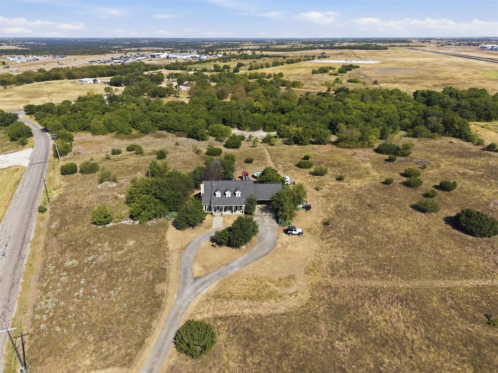 2116 Woodard Avenue, Cleburne