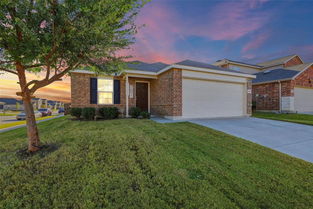 10101 Newtown Drive, Fort Worth
