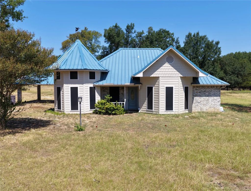 126 Private Road 473, Teague