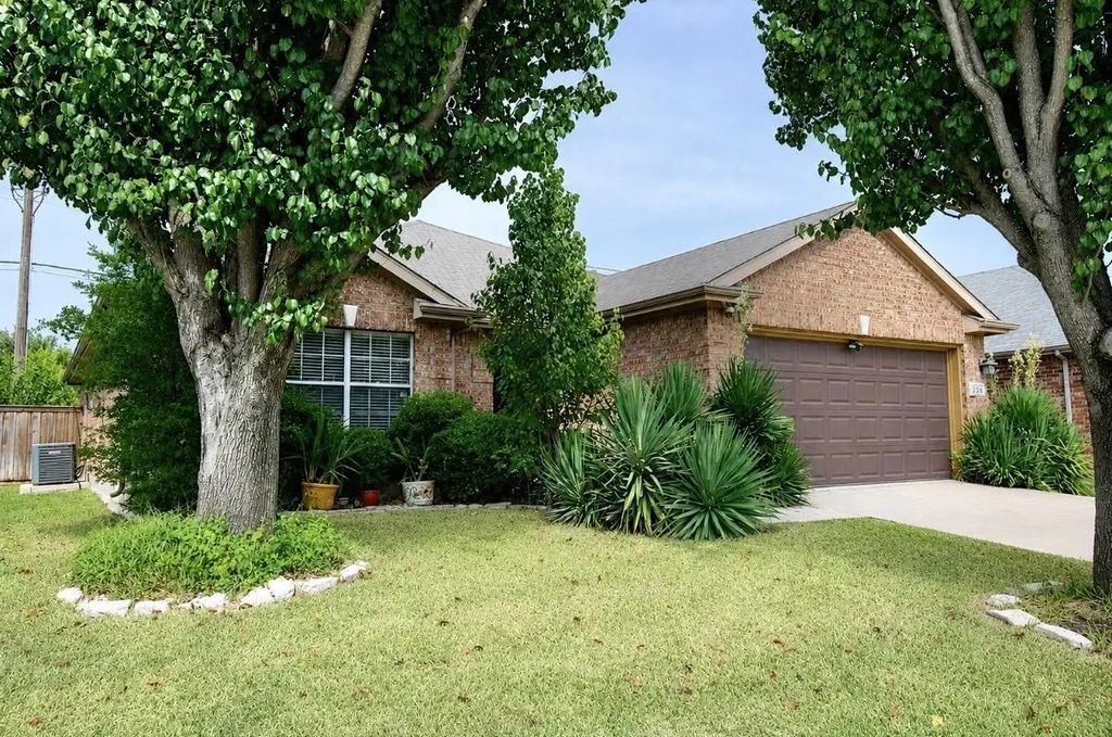 226 Starlight Drive, Forney