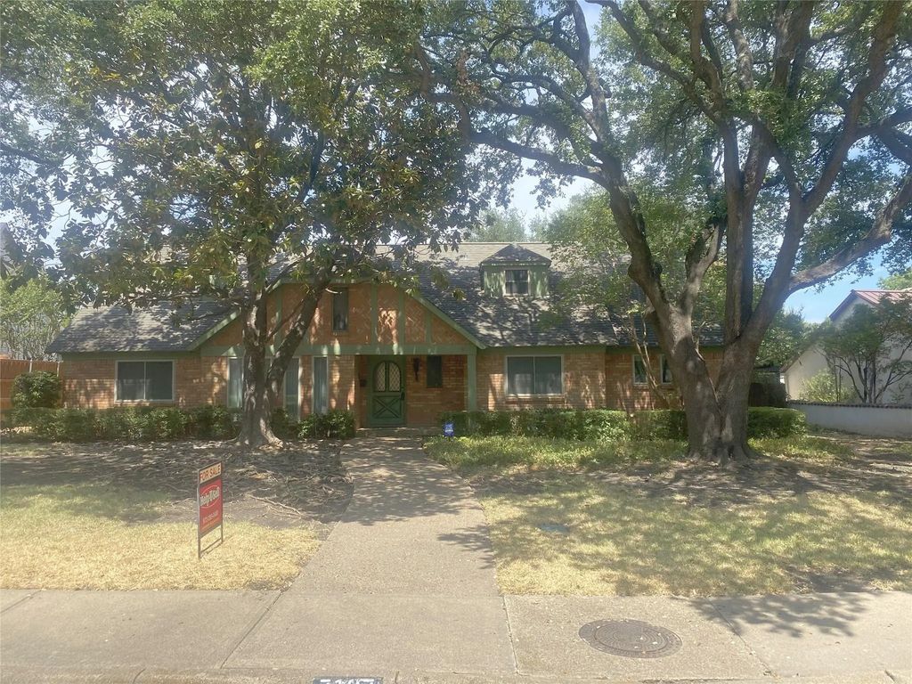 7127 Chipperton Drive, Dallas