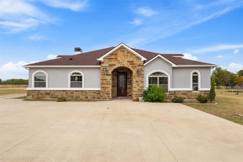 7719 County Road 272, Terrell