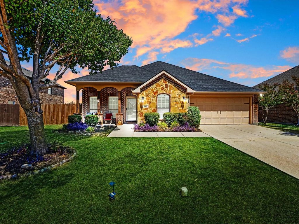 113 Holly Street, Waxahachie