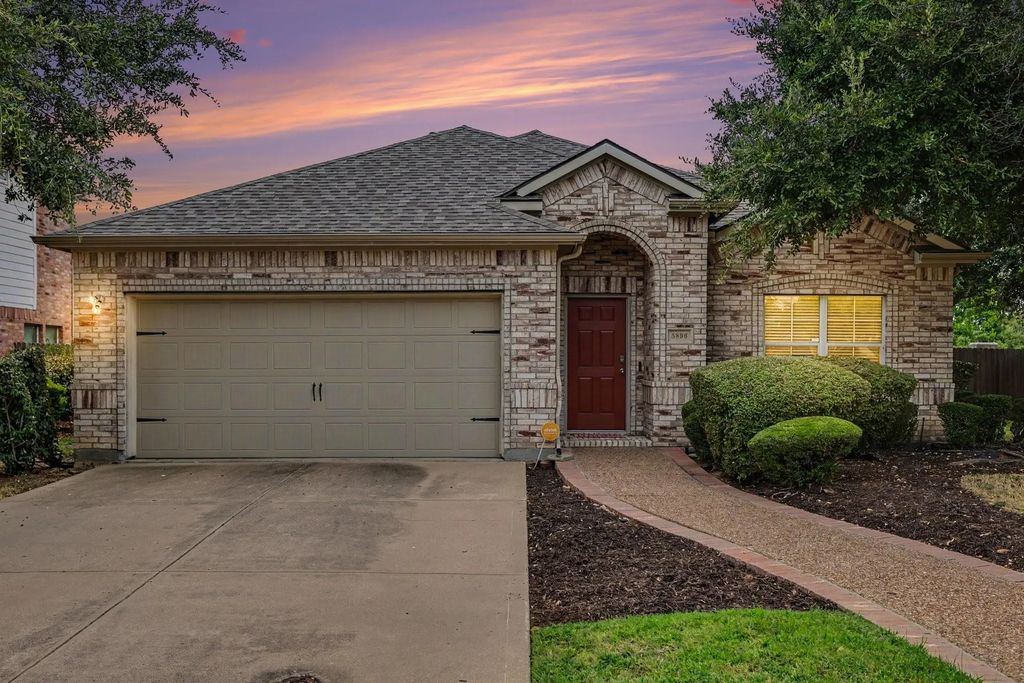 5896 Vista Heights Lane, Grand Prairie