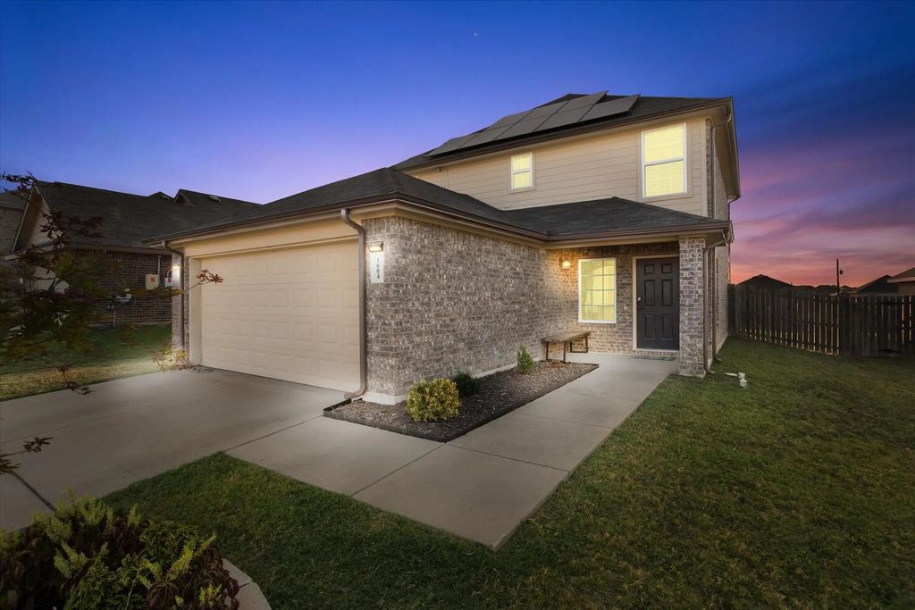 1604 Blue Jay Drive, Ennis