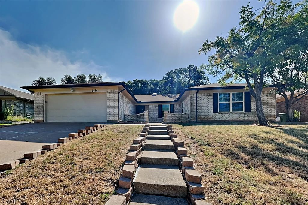 2424 Meadow Creek, Bedford