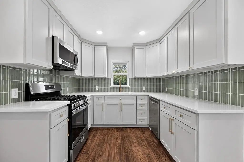 409 S Barnett Avenue, Dallas