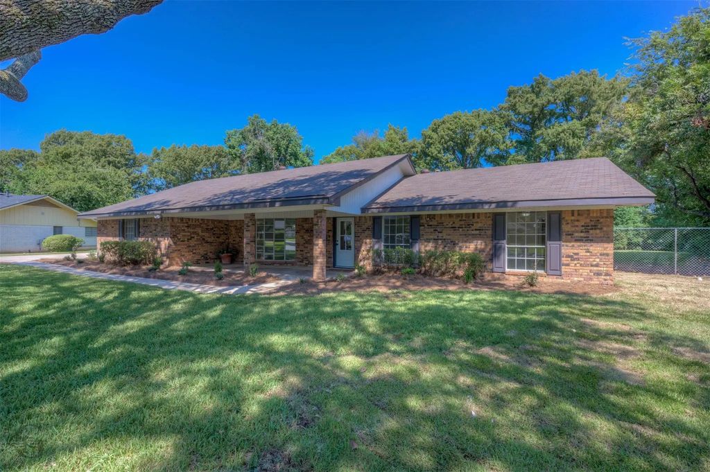 220 Walnut Lane, Bossier City