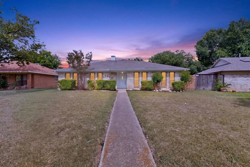 1302 N Yale Boulevard, Richardson