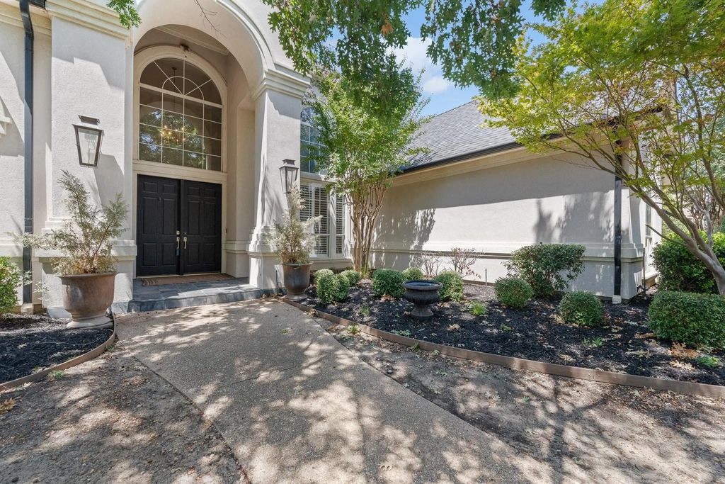 921 Fairway View Drive, Mansfield