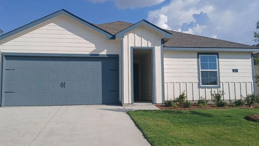211 Whispering Pine Drive, Royse City