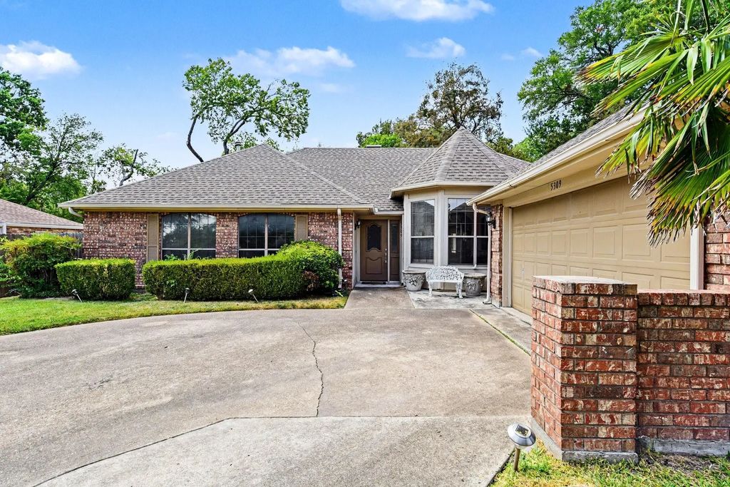 5309 Deep Canyon Drive, Garland