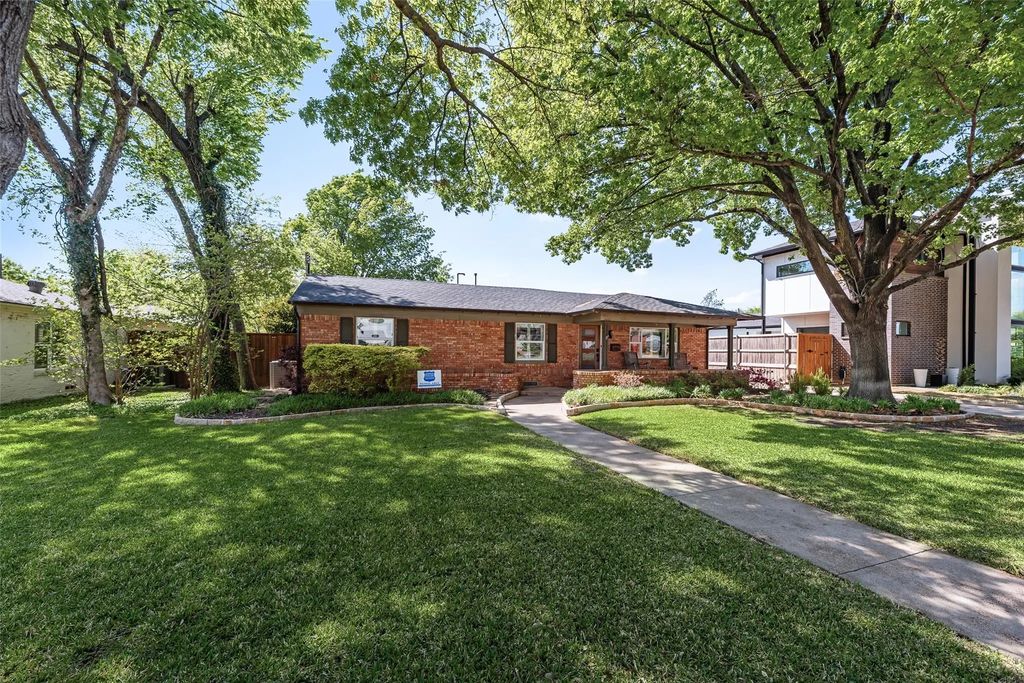 9911 Hurley Way, Dallas