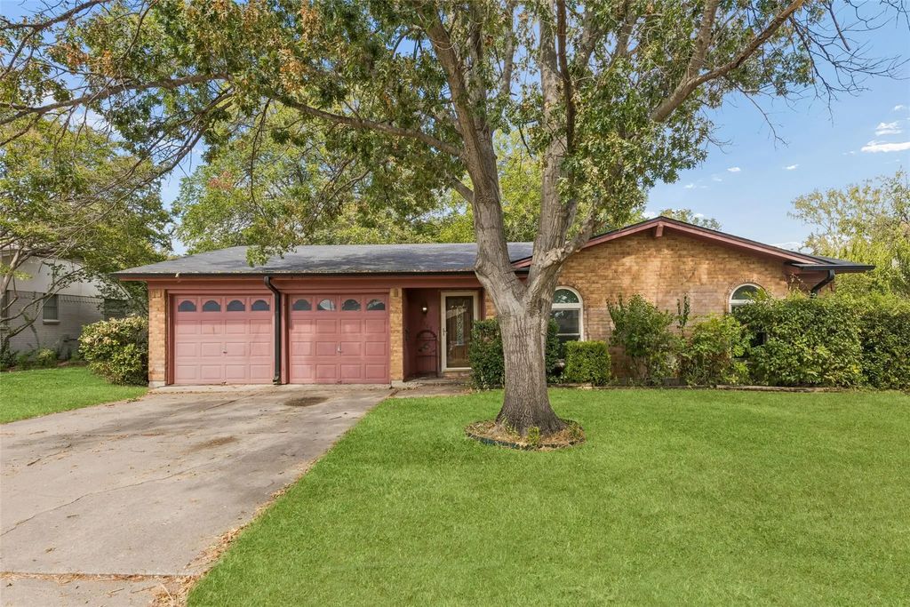 2508 Denbury Drive, Fort Worth
