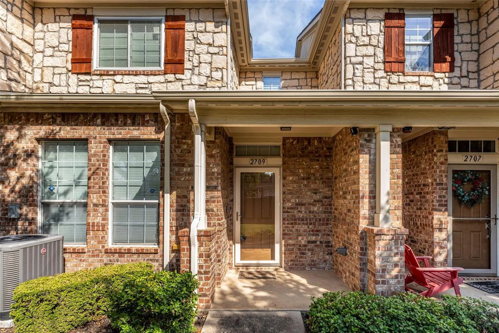 2709 Olympic Park Drive, Grand Prairie