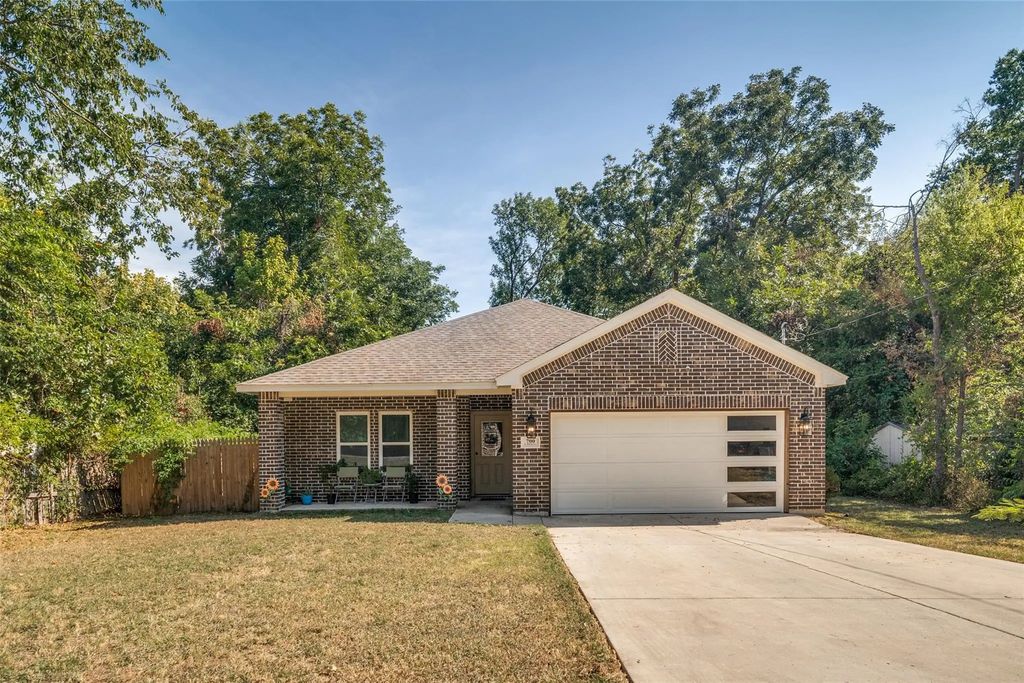 700 E Hickory Street, Kaufman