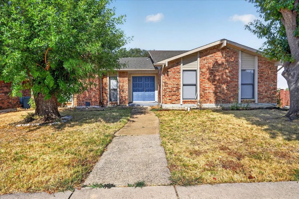 1800 Tree Line Drive, Carrollton