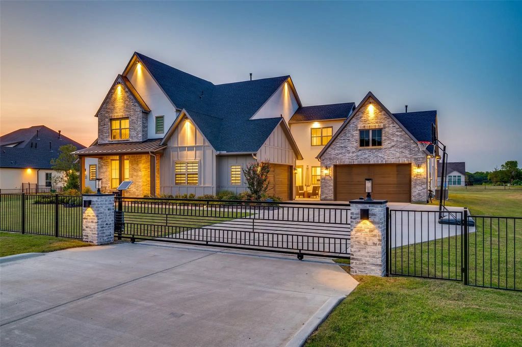 1402 Dogwood View, Oak Point
