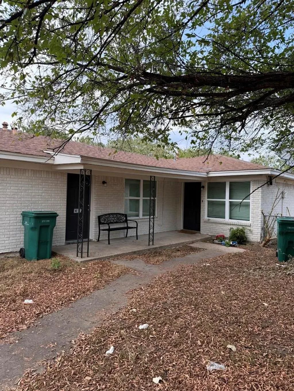 105 Faye Street A & B, Lacy Lakeview