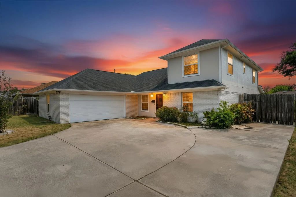 2124 Brentwood Lane, Carrollton