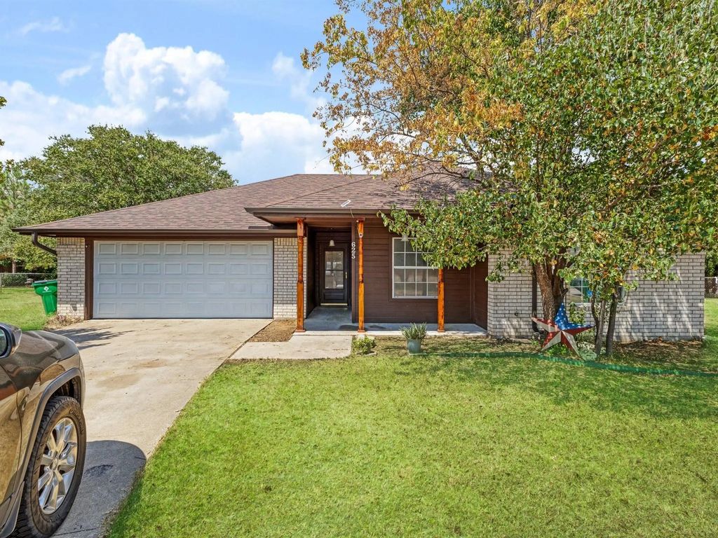 625 Linda Court, Joshua