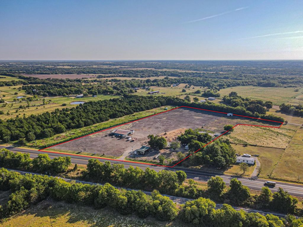 5271 N Us Highway 69, Celeste