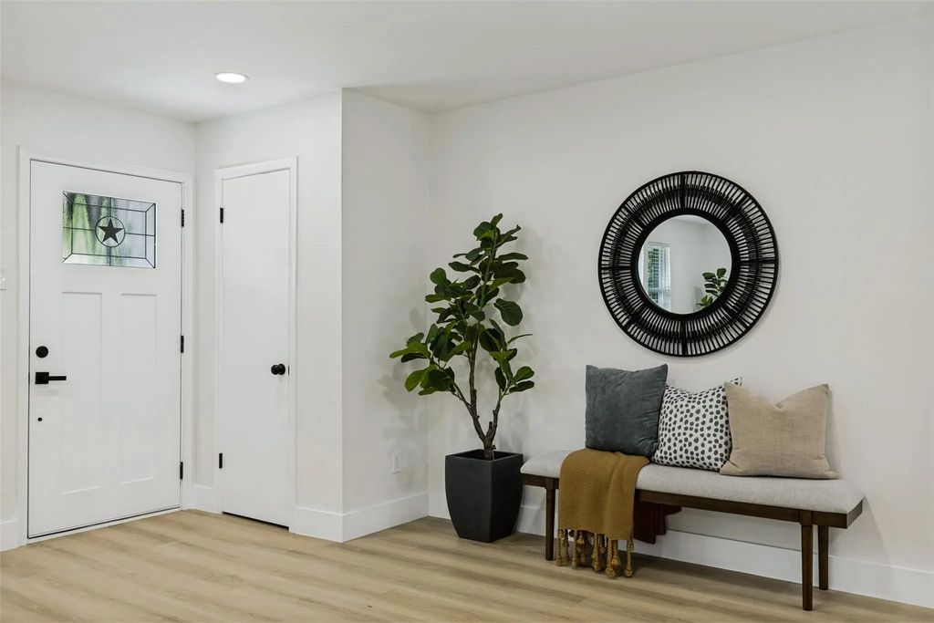 2553 Dorrington Drive, Dallas