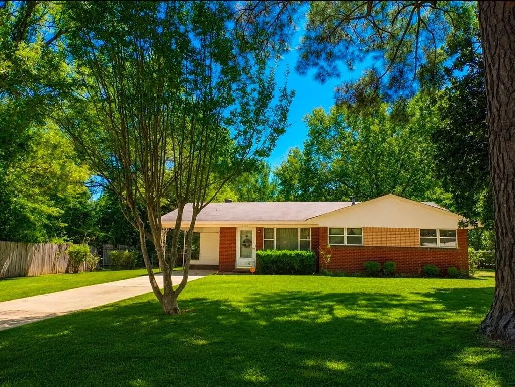 6323 Santa Monica Boulevard, Shreveport