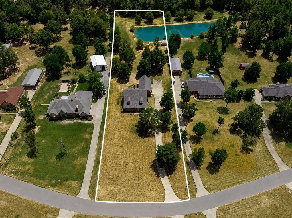 552 Bob White Lane, Benton