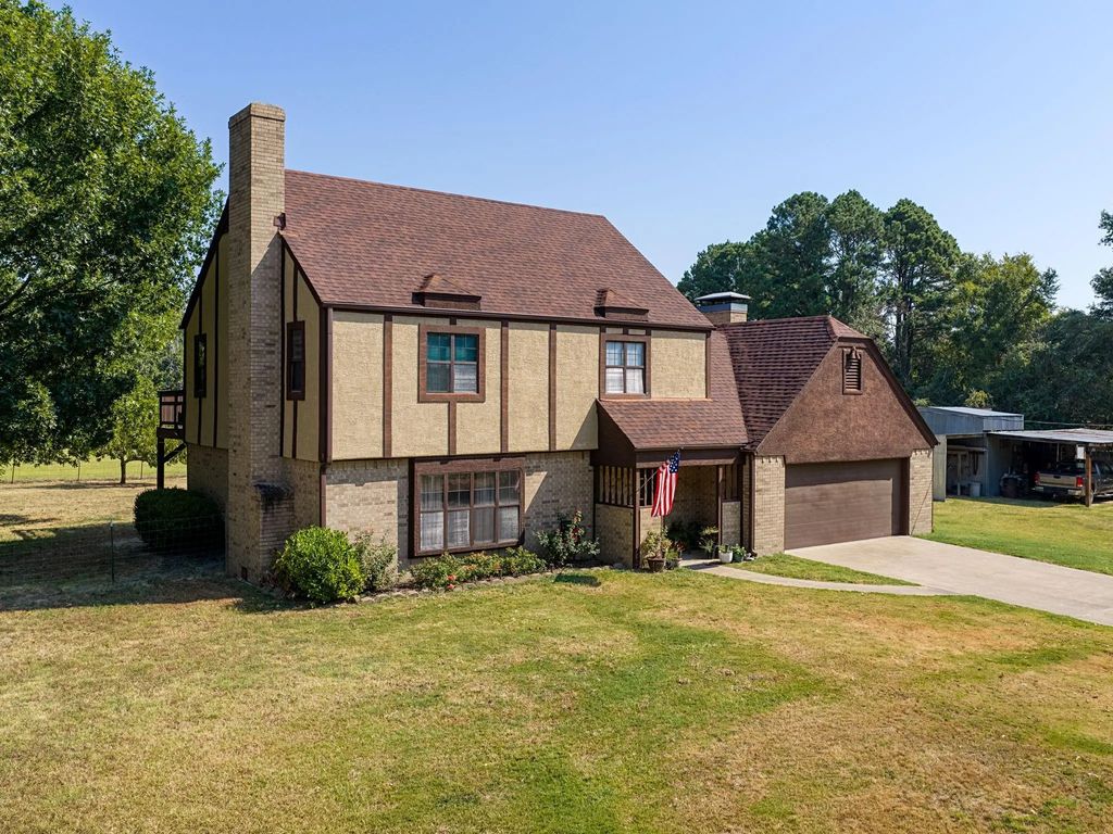 4475 County Road 3800, Athens