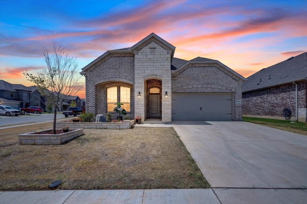 3703 High Country Road, Aubrey