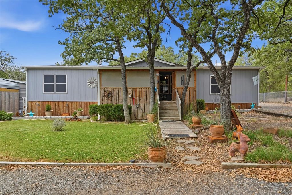 3717 Woodview Drive, Joshua