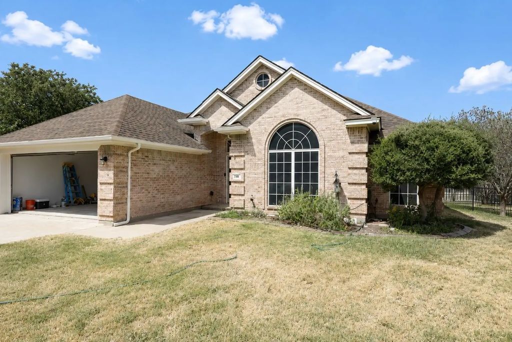 548 Nw Wintercrest Road, Burleson