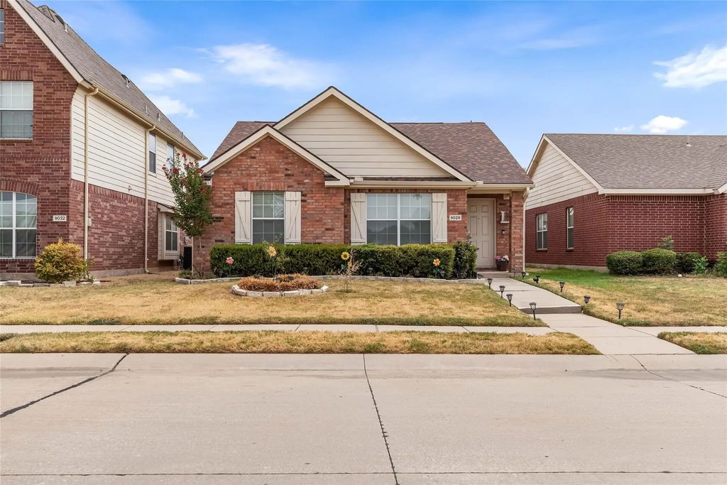 9028 Eastwood Avenue, Cross Roads