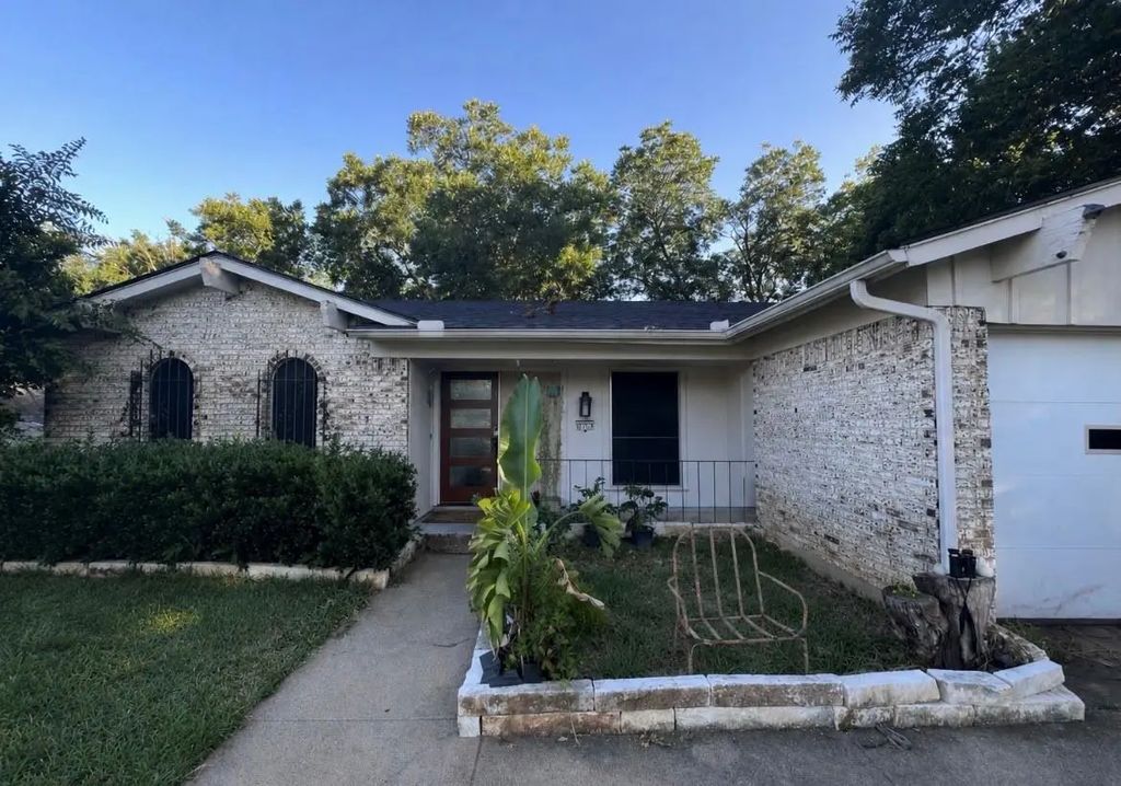 1704 Galahad Lane, Arlington