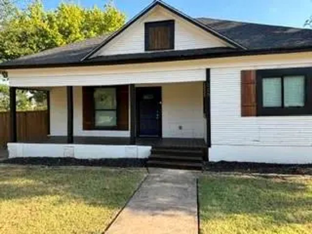115 W Spruce Street, Whitewright
