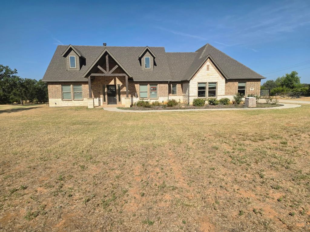 100 Aslan Road, Poolville