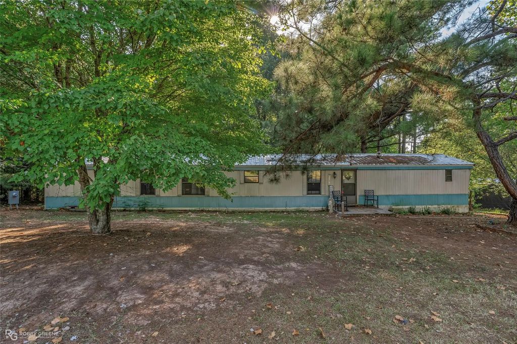 1201 Gray Lake Drive, Haughton