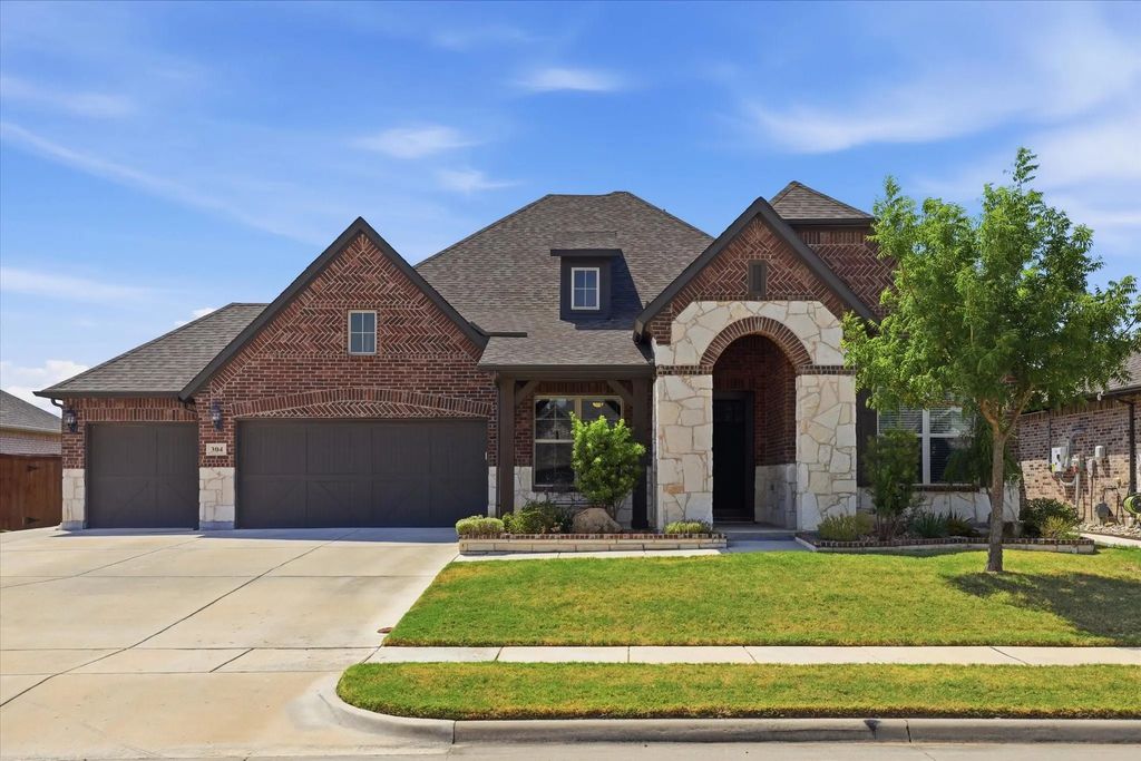 304 Kellan Court, Hickory Creek