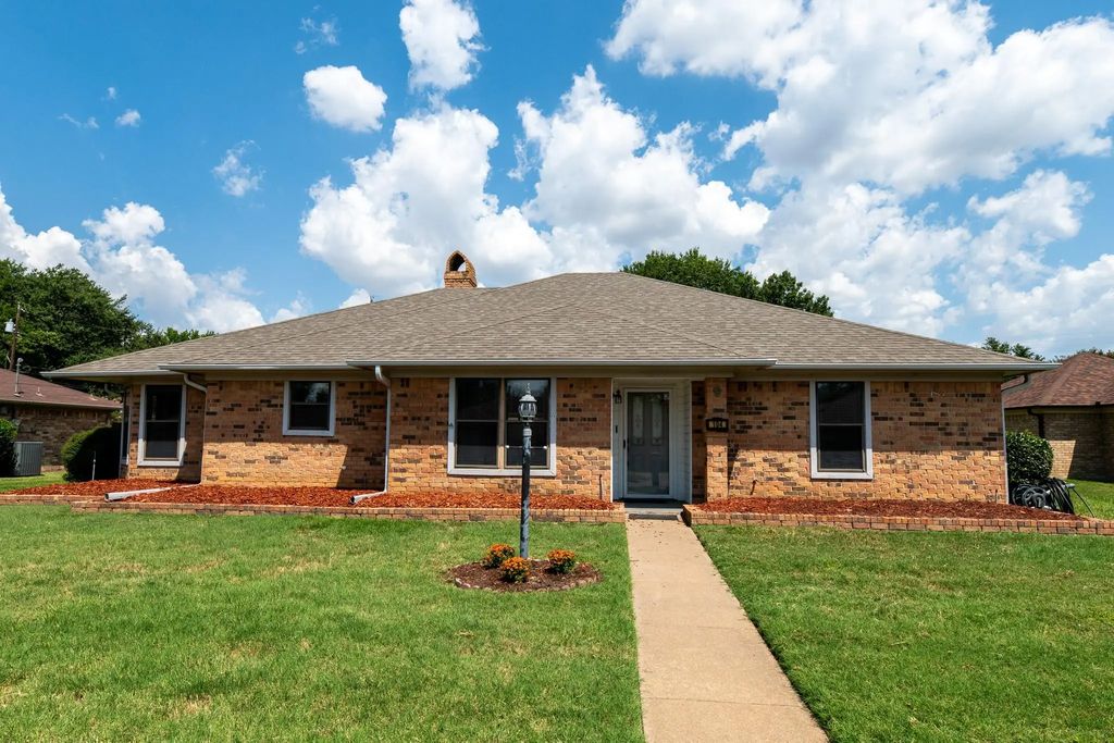 104 Cedar Springs Boulevard, Sulphur Springs