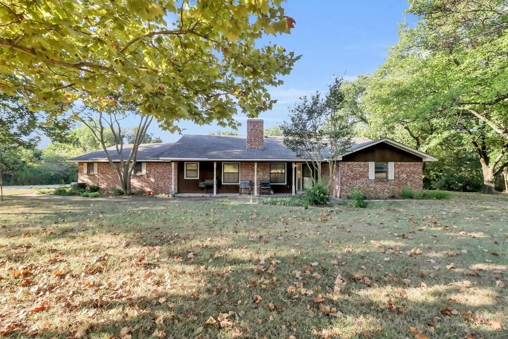 2162 Old Waxahachie Road, Ennis